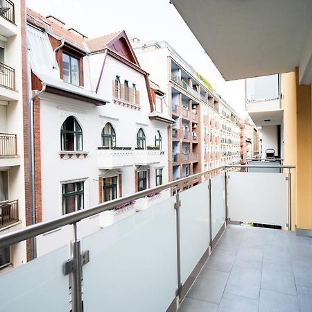 Vig Apartment - With Private Parking Budapest Eksteriør bilde