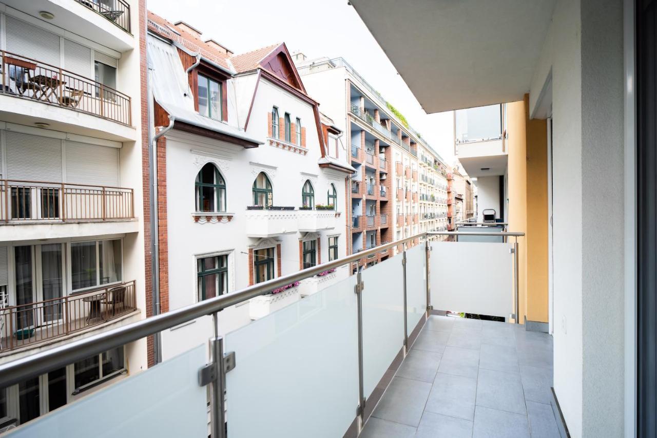 Vig Apartment - With Private Parking Budapest Eksteriør bilde